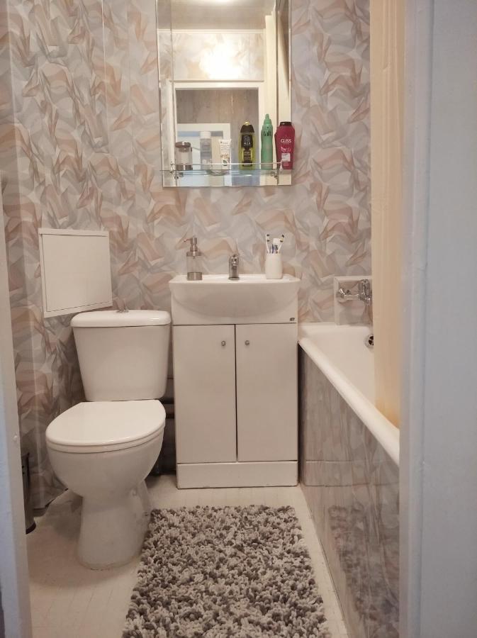 Apartmenti Saules Sturis เวนต์สปิลส์ ภายนอก รูปภาพ